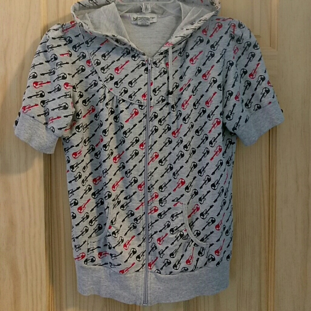 Short sleeve zip-up hoodie